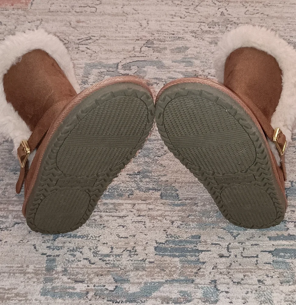 Children's Place Big Girl's Pullon faux Fur Boots Size 5